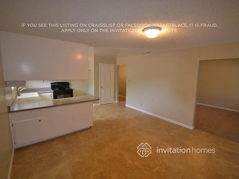 10601 Viani Way — Photo 3