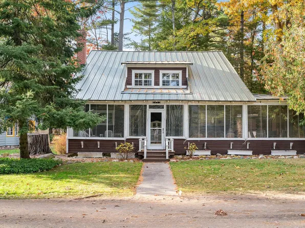 3652 Pier Ave, Indian River, MI 49749