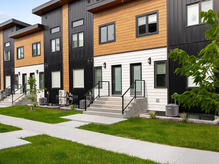 1650 Devonshire Dr W — Photo 11