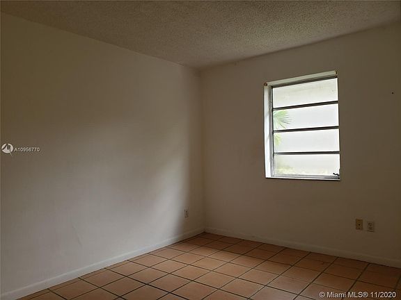 5th image of 11 Edgewater Dr APT 5