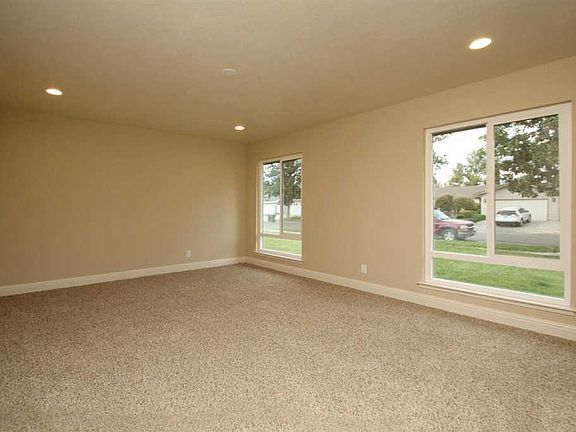 4th image of 1447 W Holland Ave