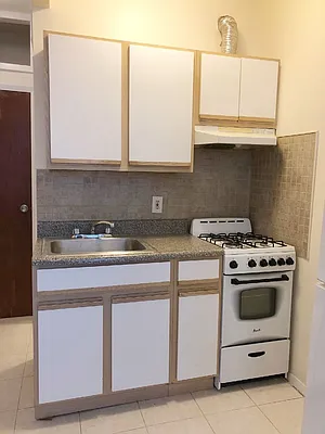 Rented by NY Space Finders Inc. | media 2