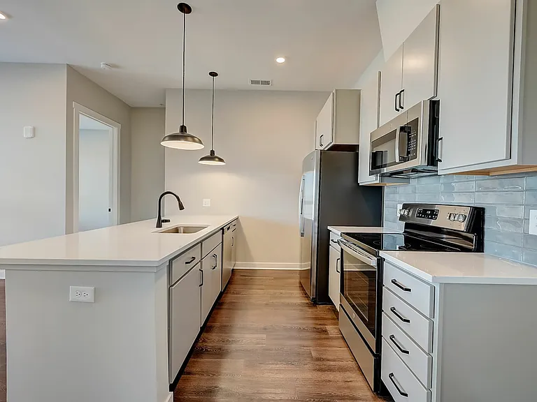 Midpoint Model Kitchen