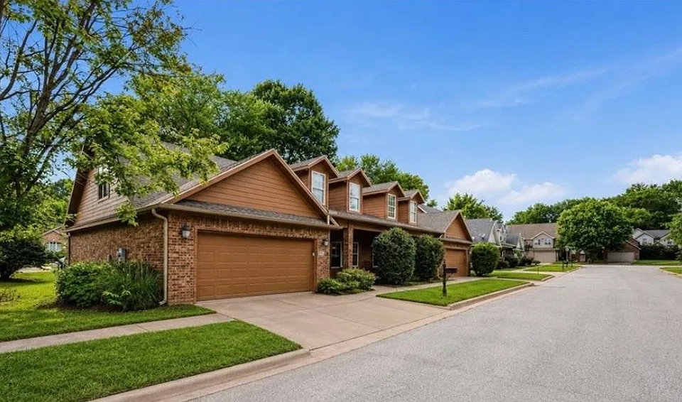 521 S Pierremont Dr #521