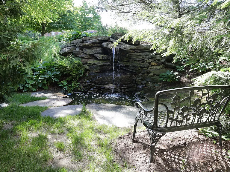 Country Gardens Apartments — Photo 15