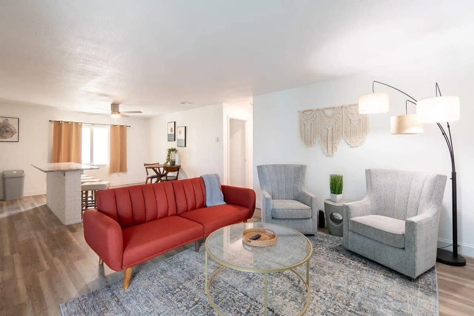 2 bed, 1.0 bath, 796 sqft, $2,291 — Photo 1
