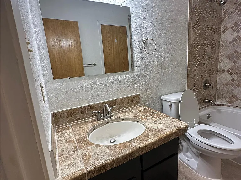8418 Fathom Cir #D-401 — Photo 23