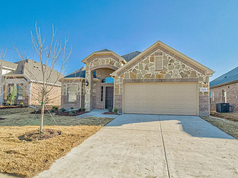 7819 Cypress Dr — Photo 1
