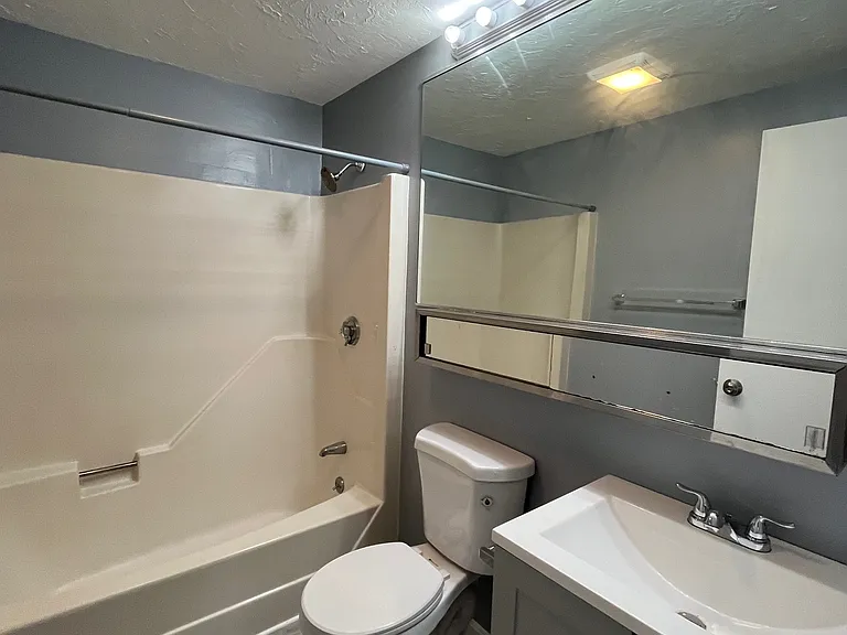 1261 Church St #19 — Photo 6