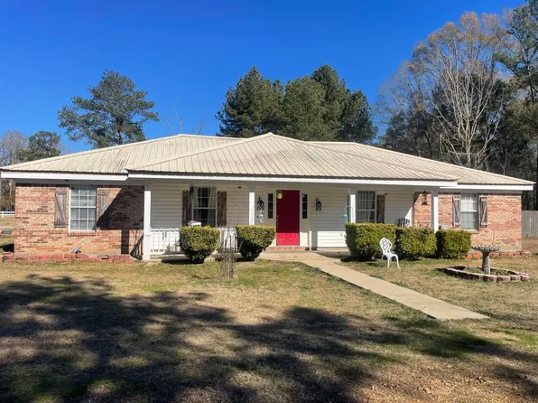 11 River St, Foxworth, MS 39483