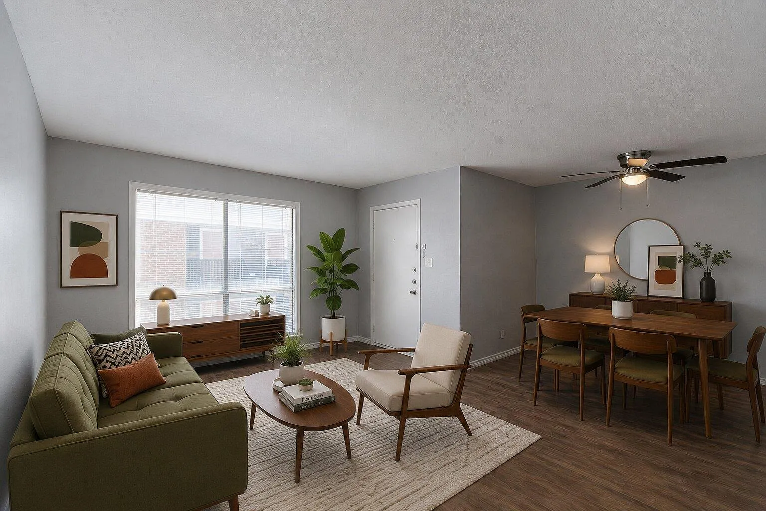 2 bed, 1.0 bath, 900 sqft, $899 — Photo 1