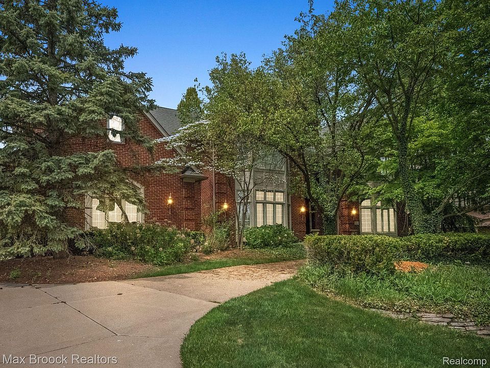 1st image of 5713 Greenhill Dr