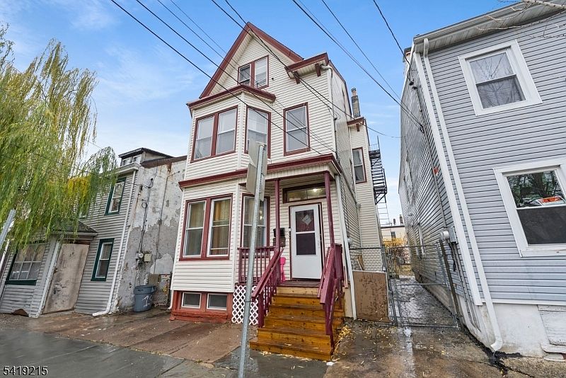 1st image of 21 Olive St