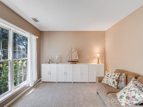 4th image of 107 Worley Dr
