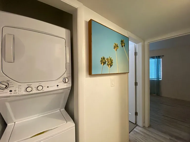 1 and 2 Bedrooms Great Location with Community Pool and Onsite Laundry! 1/2 of Mile from U of A — Photo 58