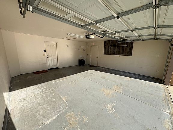2nd image of 1031 N Crenshaw St