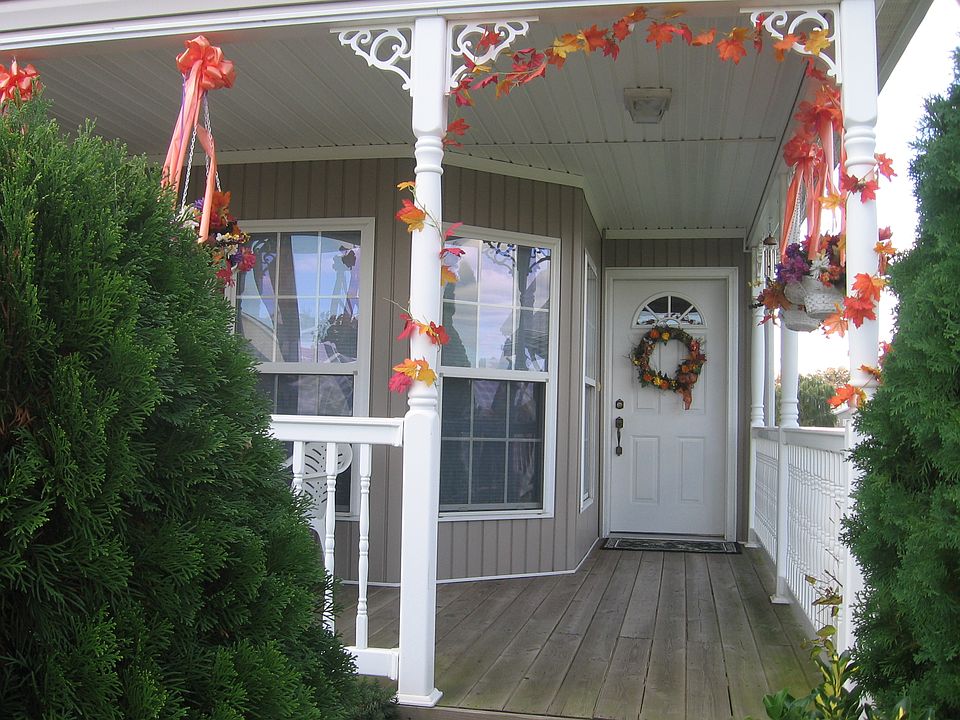 Versatile Porch (Autumn)