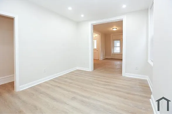 5425 Stewart St — Photo 4