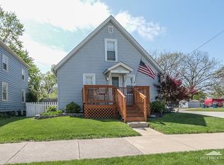 542 Morton Ave, Aurora, IL 60506