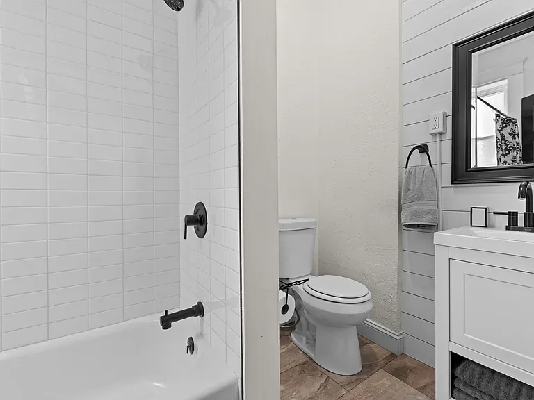 2321 Russell Blvd #1STFLOOR — Photo 16