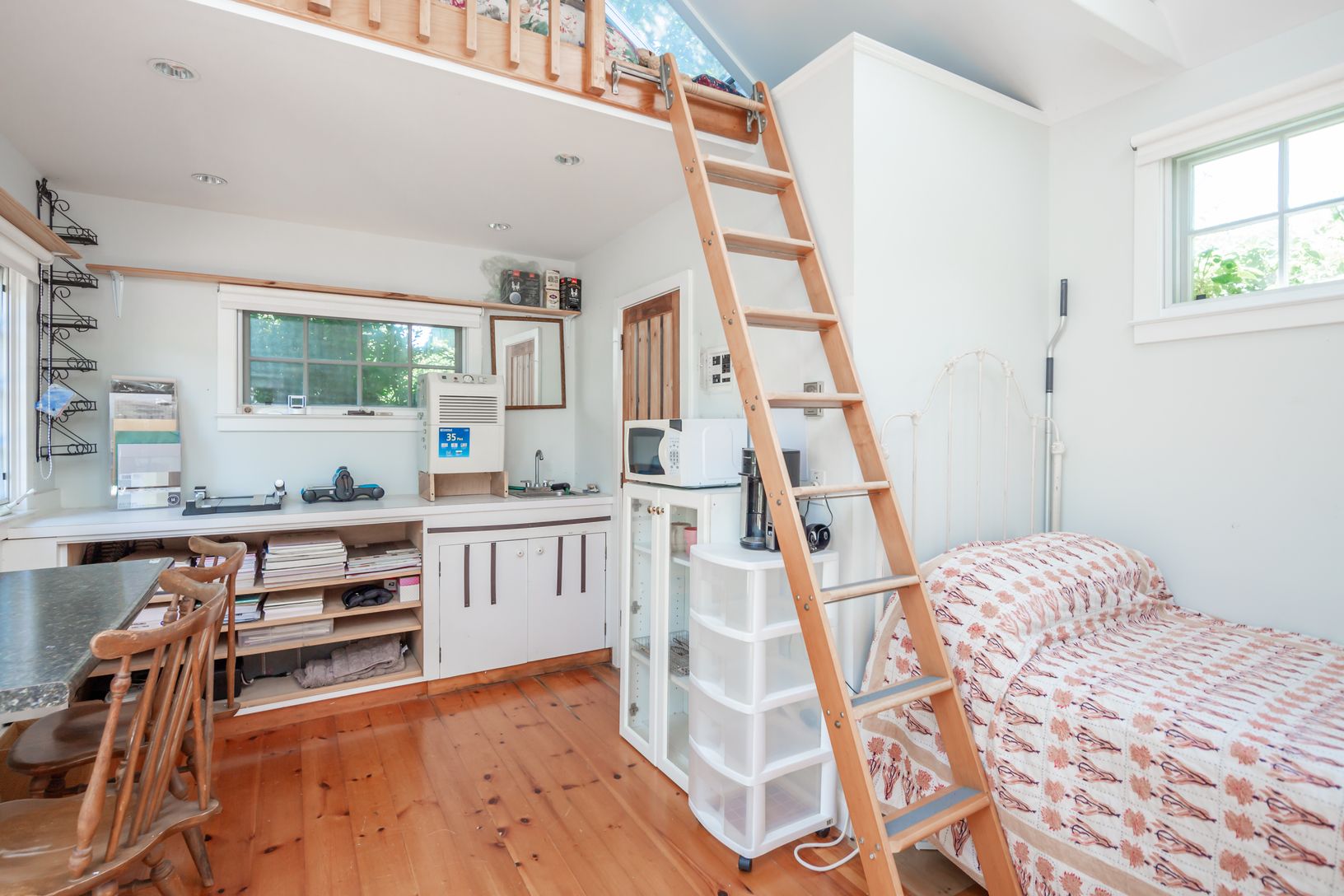  Studio with loft & Bath