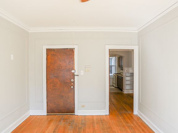 4th image of 4936 W Belle Plaine Ave #1A