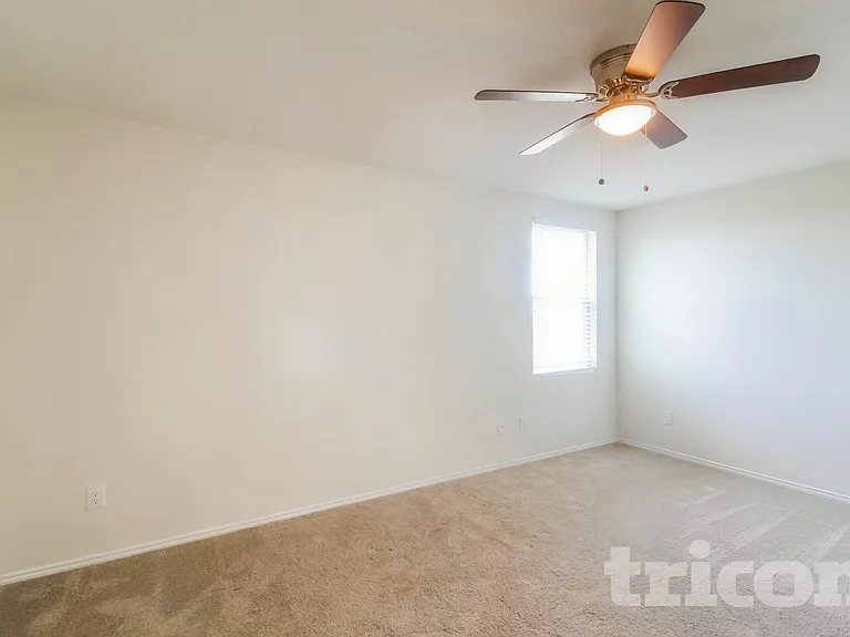 5697 McClelland St — Photo 7