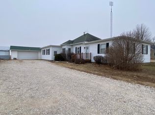 82 N 23rd Rd, Peru, IL 61354