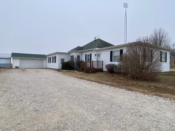 82 N 23rd Rd, Peru, IL 61354