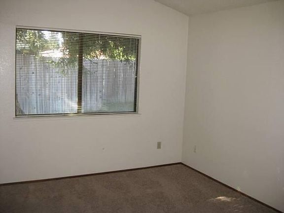 5th image of 788 Silliman Way