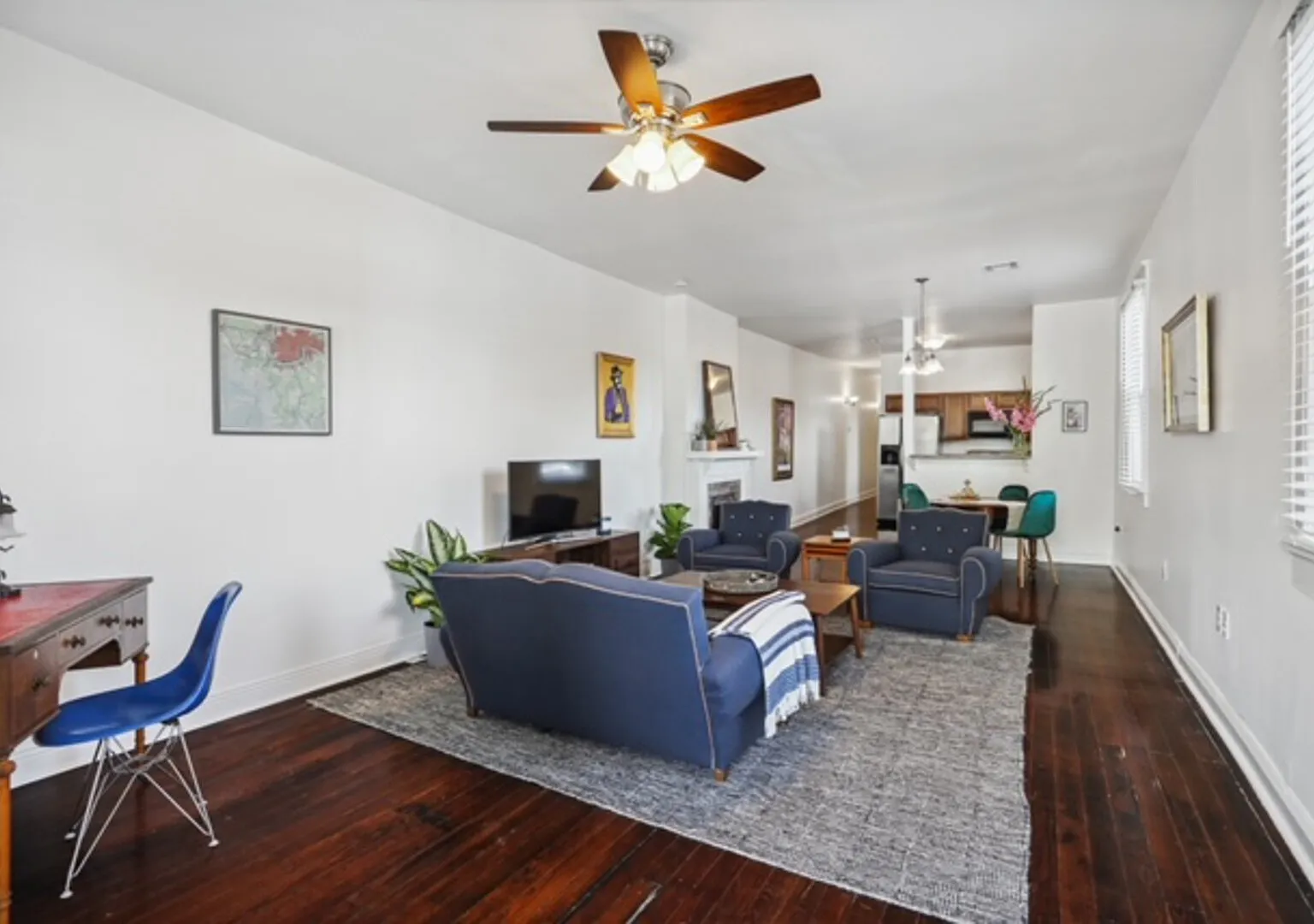 Fabulous, art filled 2 bedroom house uptown — Photo 4