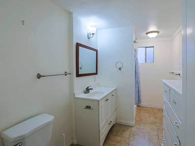 2nd shared bathroom area