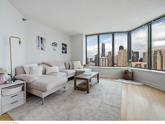 2nd image of 400 N Lasalle Blvd #4402