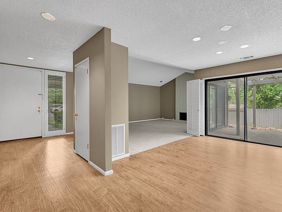 5th image of 8955 Quail Glen Ct