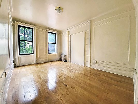 2nd image of 707 W 180th St APT 2C