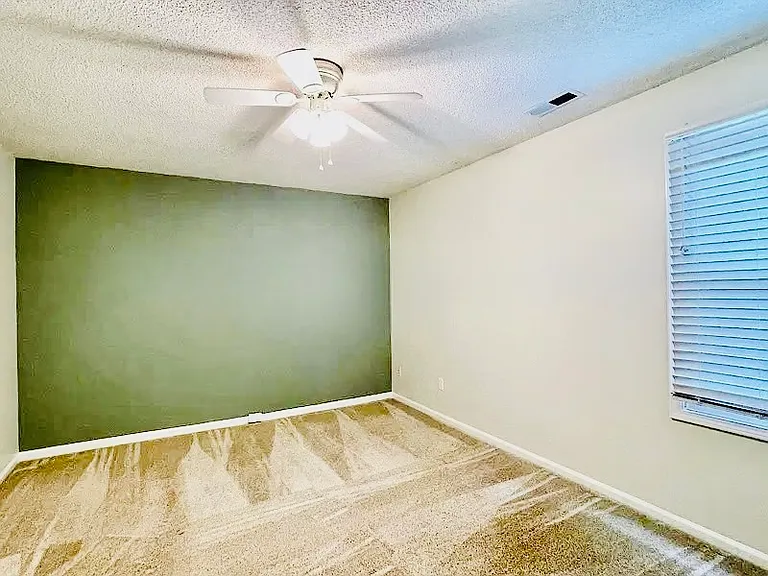 319 Riverwalk Cir — Photo 8