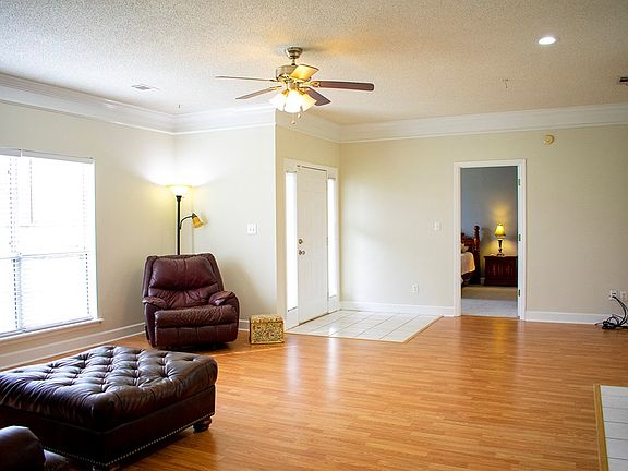 4th image of 146 Paloma Dr