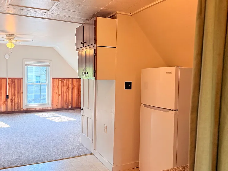 127 Hanover St #4 — Photo 2