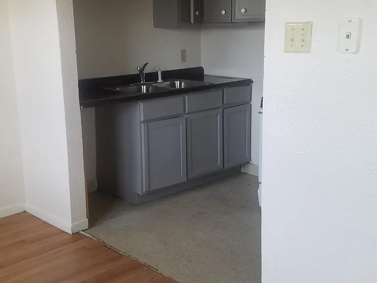 8100 Landing Ave — Photo 3