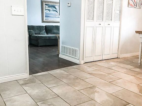 4th image of 6476 Lilac Ln