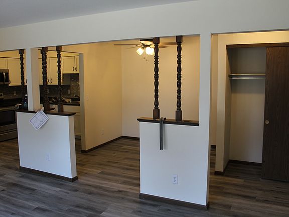 4th image of 1108 Oakcrest St #11332863