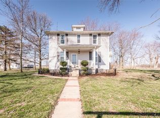 325 Summerfield Rd, Saint Jacob, IL 62281