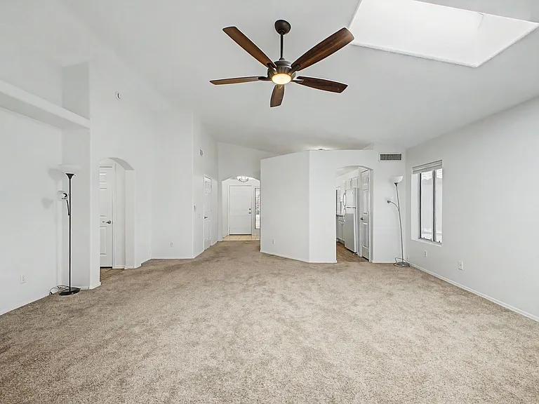1211 N Jackson St — Photo 13