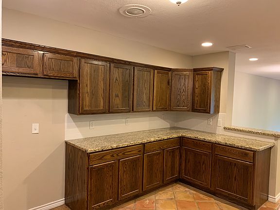 4th image of 1605 Wolf Pen Ct