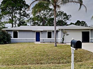 546 Carpenter Ave NW, Palm Bay, FL 32907