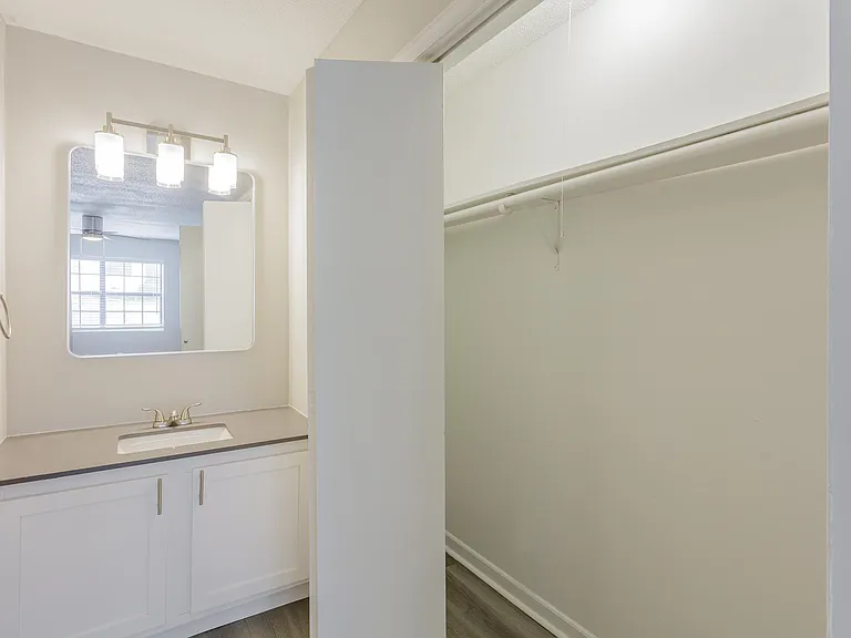 Compass Heights — Photo 18