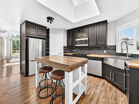5th image of 19 N Valley Brook Cir NW