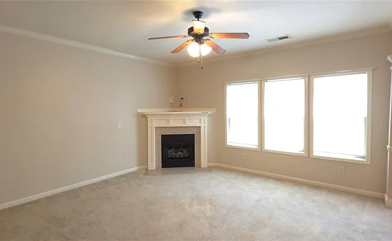 237 Ascott Ln — Photo 3