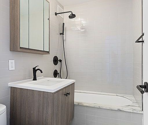 5th image of 175 W 95th St APT 7A