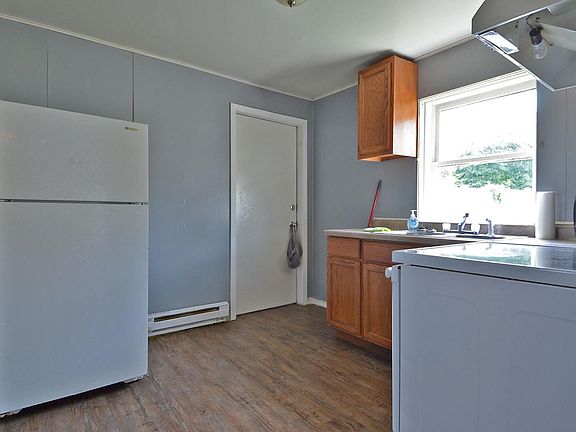 3rd image of 221 W Campbell St